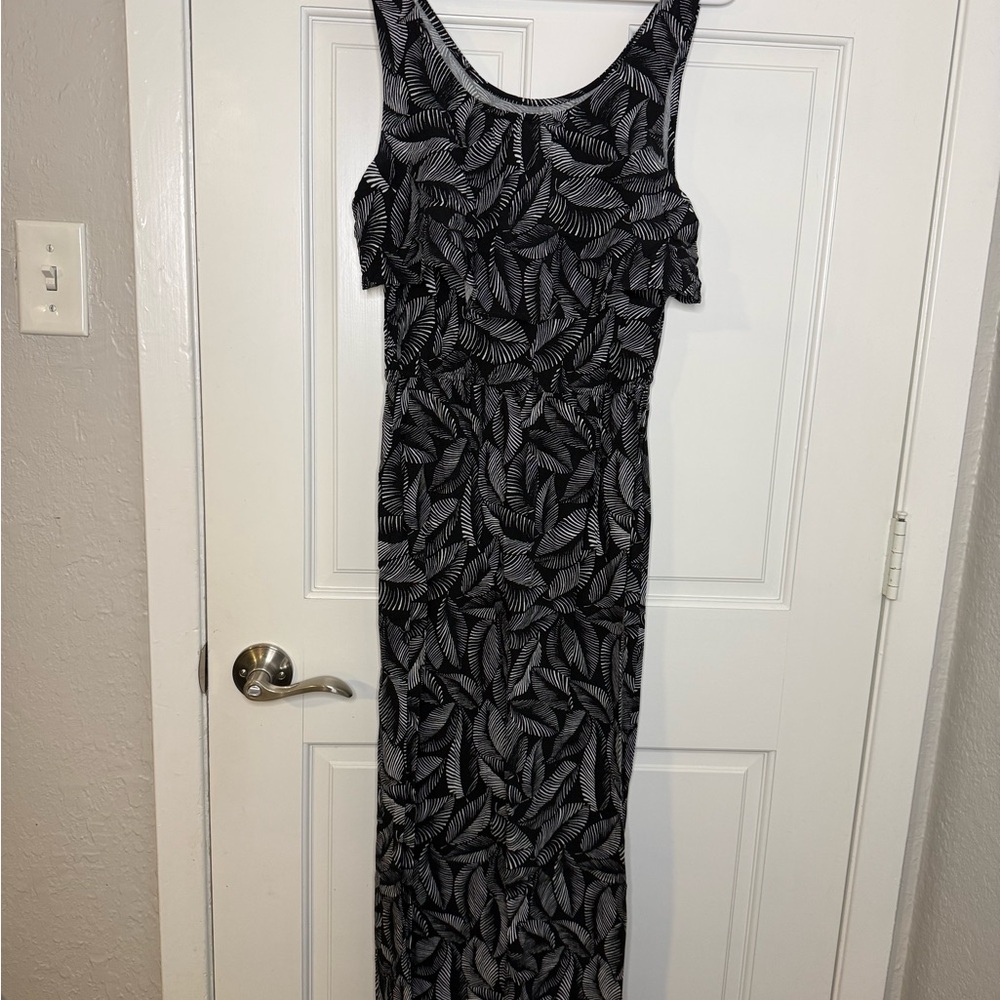 Merona Black and White Leaf Pattern Maxi Dress